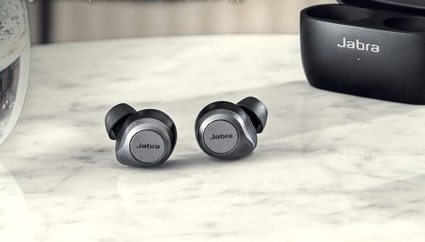 wireless earbuds