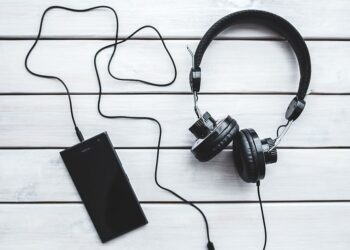 How To Choose Headphones For Your Phone