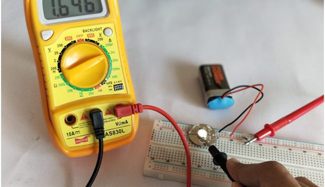 How to Read a Voltage Meter