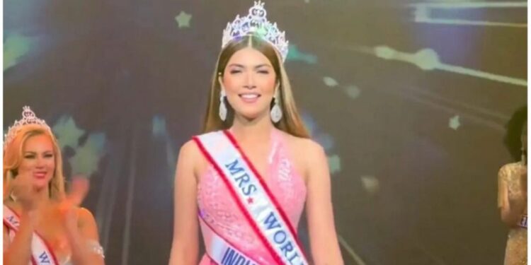 After 21 Years Sargam Kaushal Won Mrs World 2022 Crown