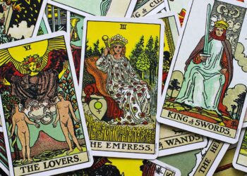 All You Should Know About Tarot Reading