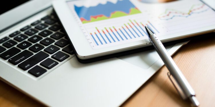 How to Use Data Analytics to Improve Your Business Performance